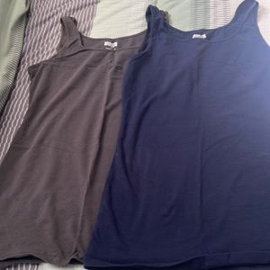 2 Duluth Trading Company tanks size small